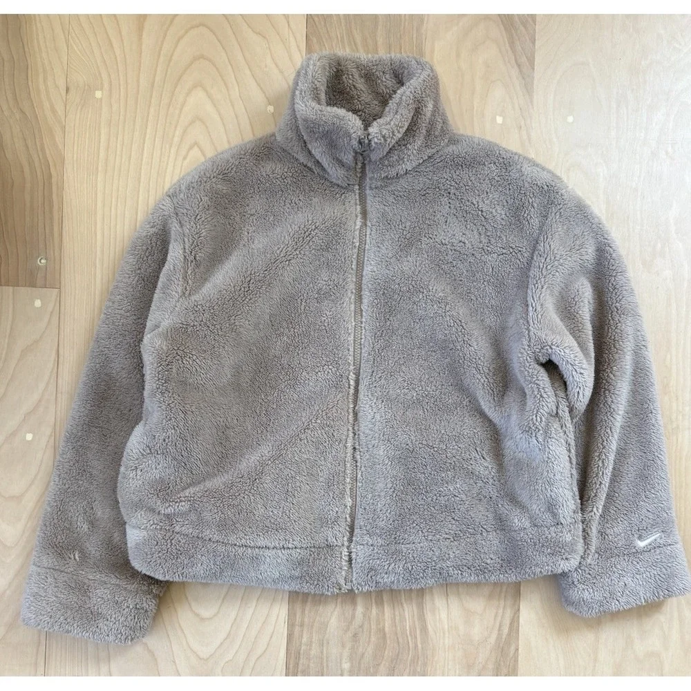 Nike Sportswear Essential Women's Size S High-Pile Fleece Jacket Taupe Oversized